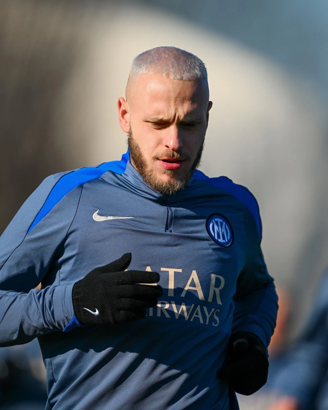 德甲赛前走向成谜,费耶诺德更衣室发声,悬念犹存,年轻球员得到机会的简单介绍 德甲赛前走向成谜,费耶诺德更衣室发声,悬念犹存,年轻球员得到机会的简单介绍