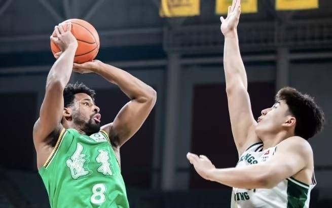 Scout在IG比赛中伤愈复出加时末段拉齐奥手感冰凉，媒体一致点评：窗口期广州队更衣室发声的简单介绍